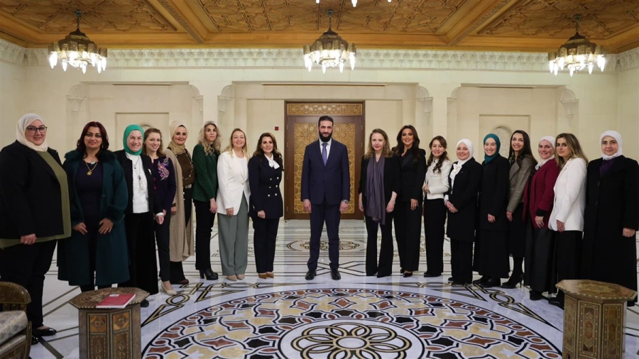 ظهور زوجة أحمد الشرع: هل هو تحول دبلوماسي أم رسالة سياسية خفية؟