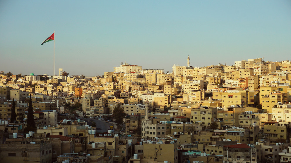 إدارة الأرصاد الجوية طقس دافئ نسبيًا اليوم وجاف ومغبر غدًا