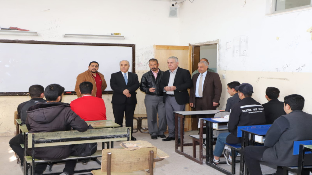 وزير التربية يتفقد عددا من مدارس الطفيلة