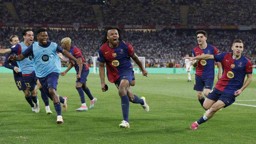 كأس إسبانيا: برشلونة يكرّس تفوقه على ريال مدريد بعد التمديد ويتوج باللقب
