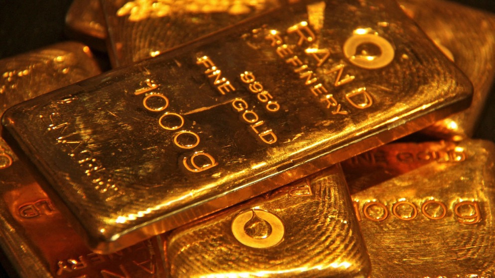 الذهب يرتفع وسط اضطراب الأسواق الأميركية وتراجع الدولار.. هل يقترب من حاجز 3500 دولار؟