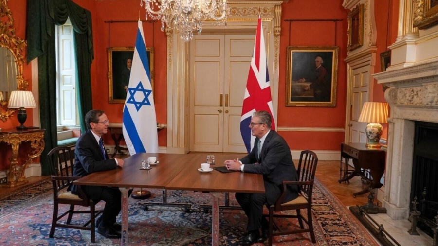توتر بريطانيإسرائيلي.. جدال محتدم بين ستارمر وهرتسوغ حول غزة وقطر