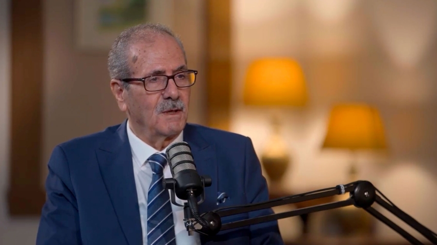 حسين الشرع: تصريحات لافته ومقالات منتقدة