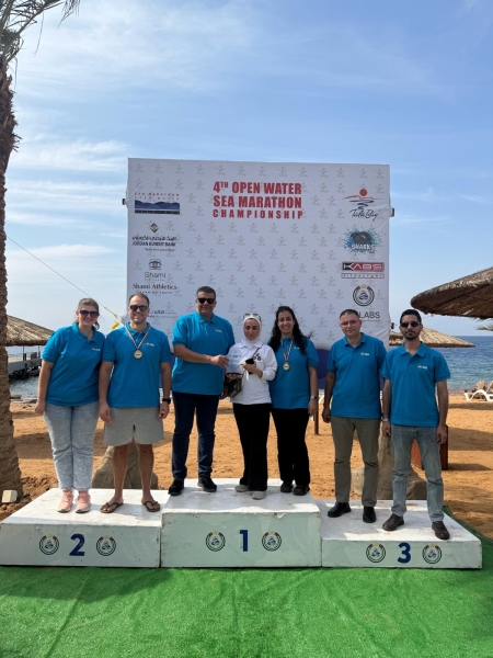 البنك الأردني الكويتي يرعى النسخة الرابعة من بطولة السباحة الحرة في تالابي العقبة