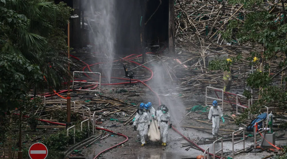 الغضب في هونغ كونغ مع ارتفاع حصيلة الحريق إلى 146 قتيلاً