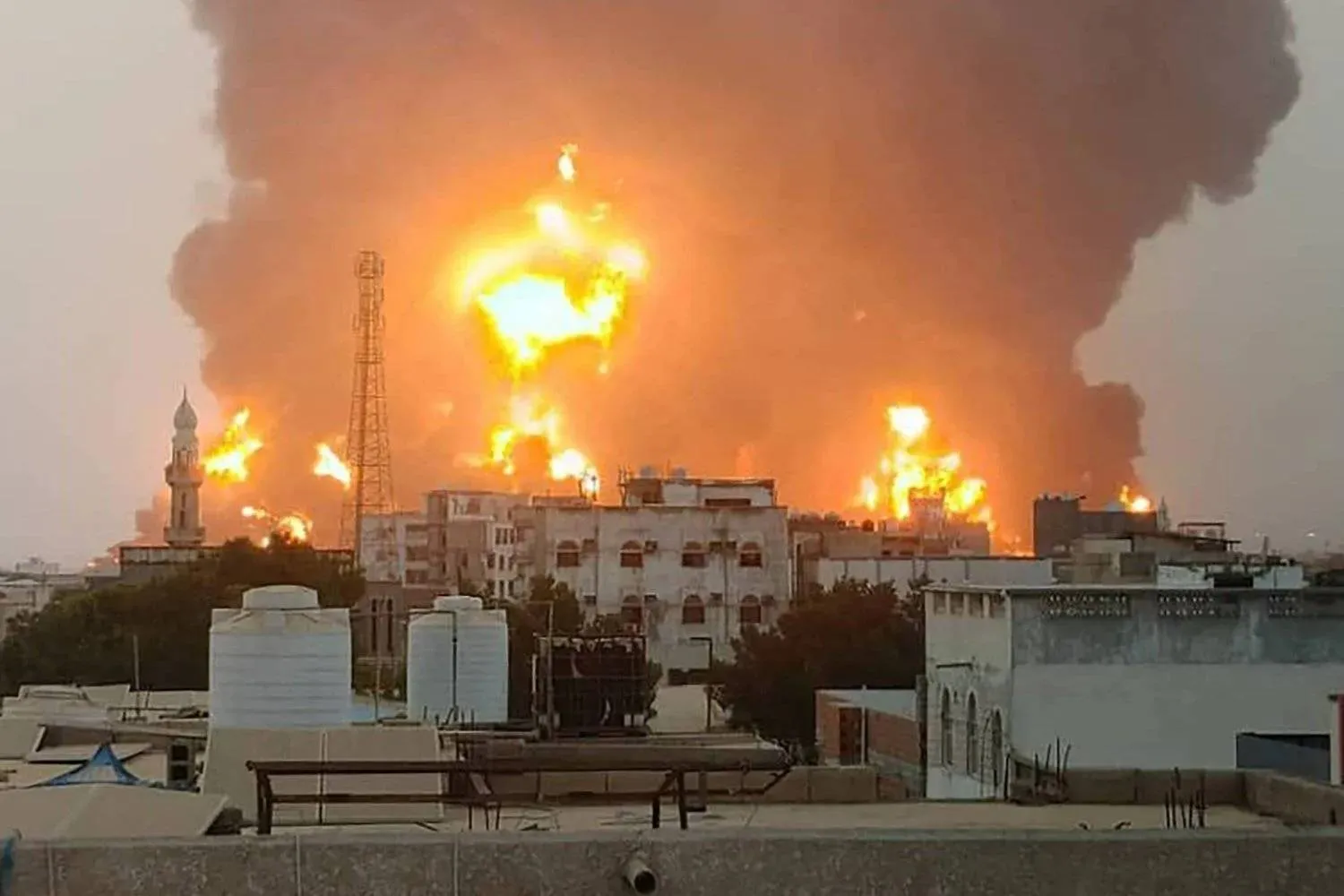 غارات إسرائيلية تستهدف قيادات حوثية بارزة في صنعاء.. فما نتائجها؟